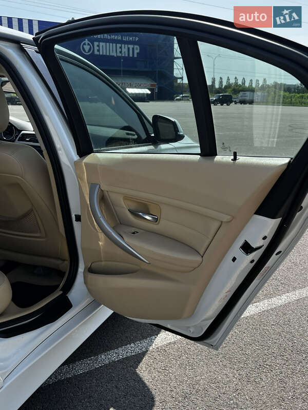 Седан BMW 3 Series 2013 в Ровно