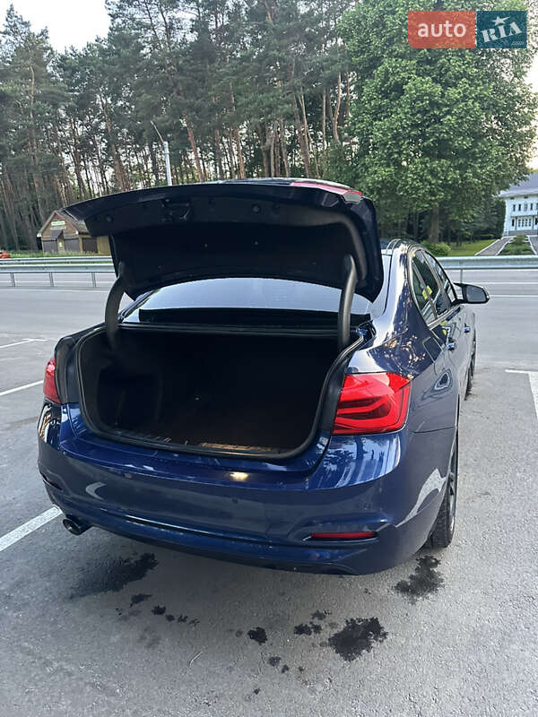 Седан BMW 3 Series 2016 в Ровно