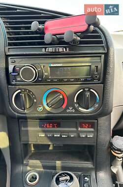 Седан BMW 3 Series 1990 в 
