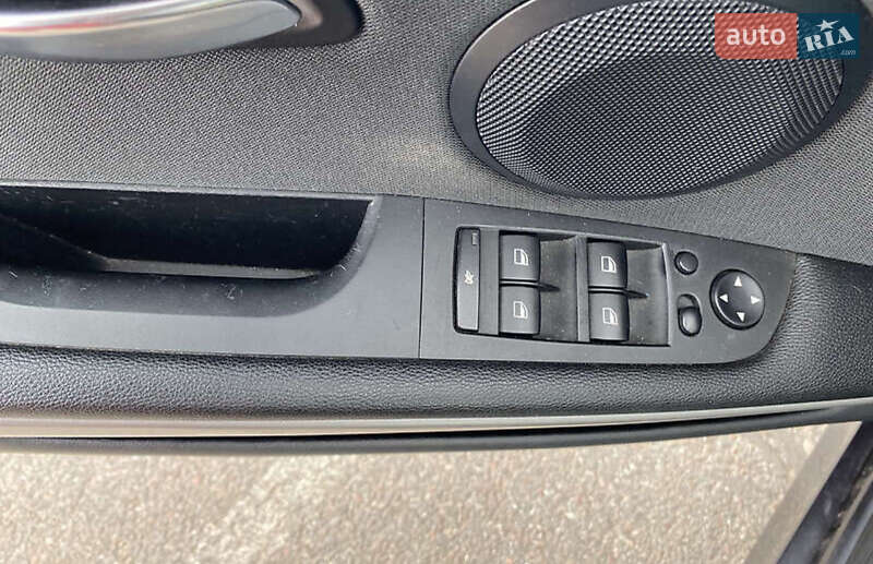 Седан BMW 3 Series 2008 в Чутовому