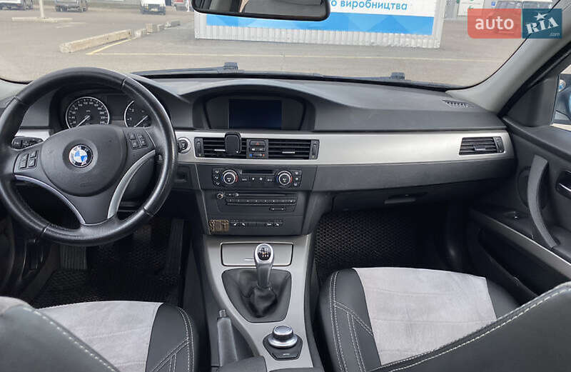 Седан BMW 3 Series 2008 в Чутовому