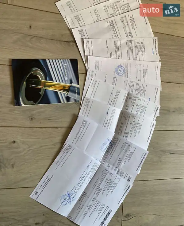 Седан BMW 3 Series 2008 в Чутовому документ