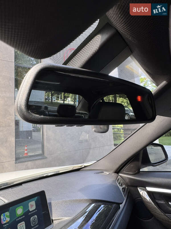 Седан BMW 3 Series 2016 в Киеве