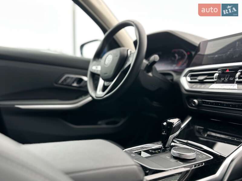 Седан BMW 3 Series 2022 в Києві