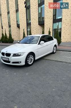 Седан BMW 3 Series 2011 в 
