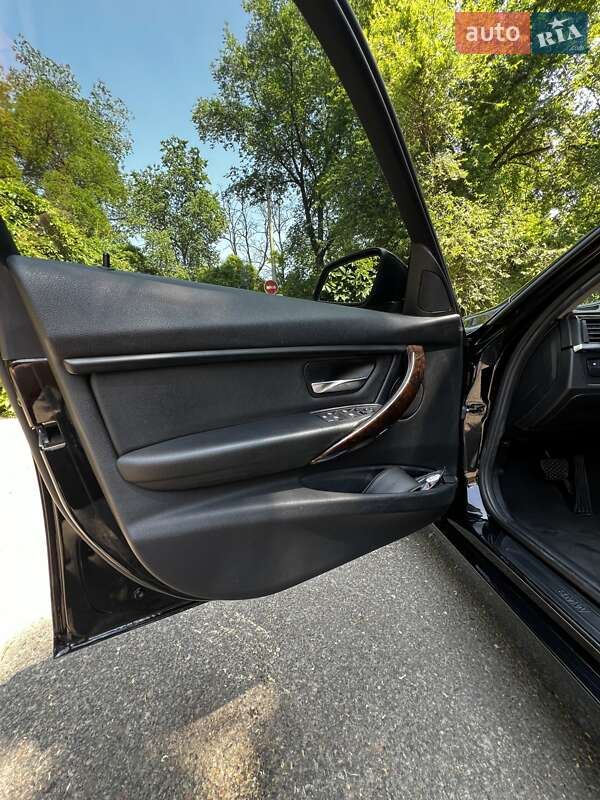 Седан BMW 3 Series 2015 в Одесі