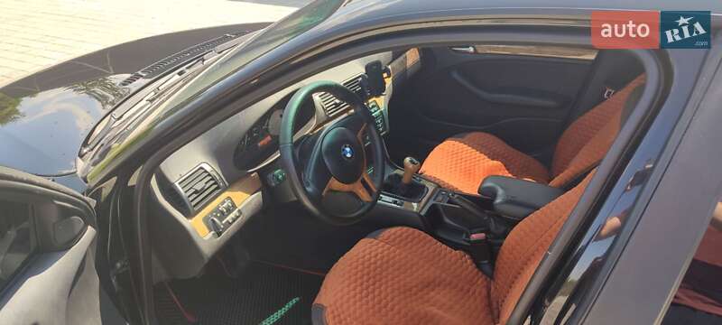 Седан BMW 3 Series 2004 в Романіву