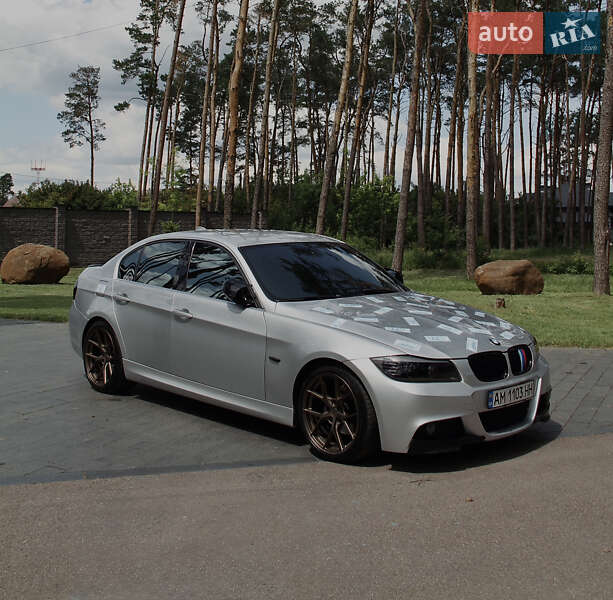 BMW 3 Series 2011