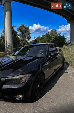 Седан BMW 3 Series 2011 в 