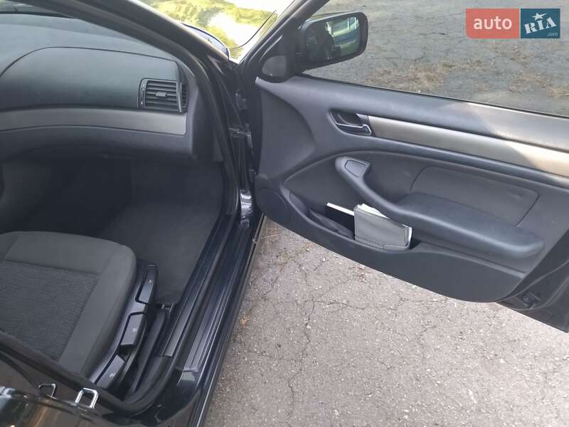Седан BMW 3 Series 2003 в Первомайську