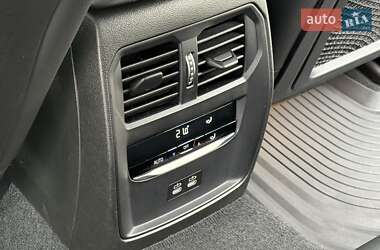 Седан BMW 3 Series 2022 в 