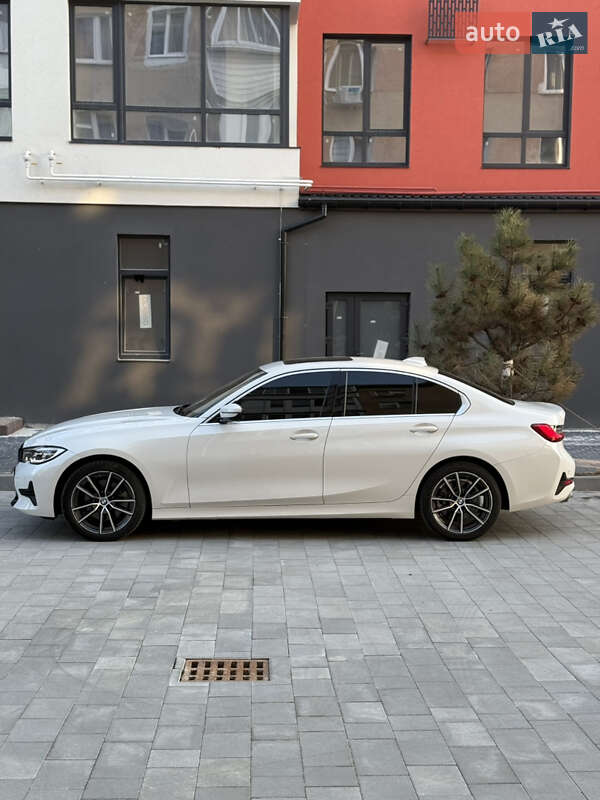 Седан BMW 3 Series 2020 в Ивано-Франковске