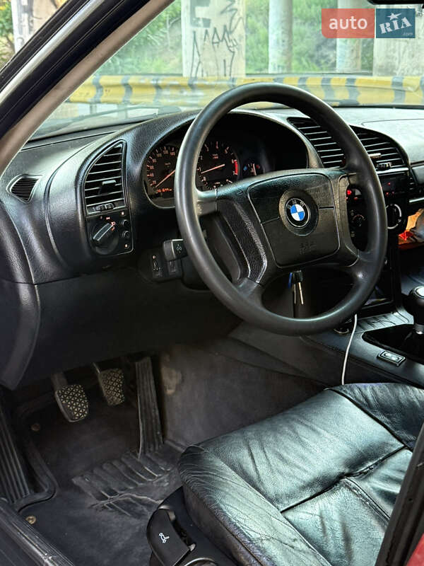 Седан BMW 3 Series 1995 в Одесі