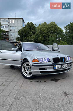 Седан BMW 3 Series 2001 в Олександрії