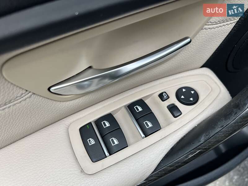 Седан BMW 3 Series 2015 в Киеве