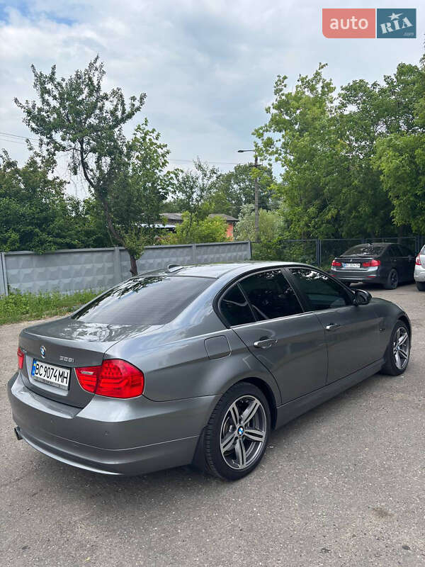 Седан BMW 3 Series 2011 в Львове