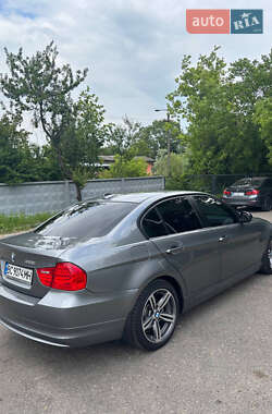 Седан BMW 3 Series 2011 в 