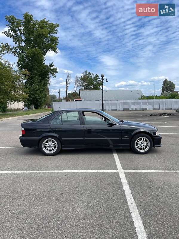 Седан BMW 3 Series 1995 в Києві