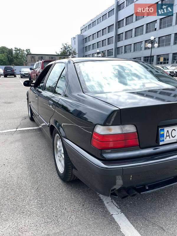 Седан BMW 3 Series 1995 в Києві