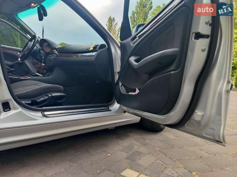 Седан BMW 3 Series 1999 в Берегово