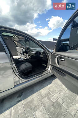 Седан BMW 3 Series 2009 в 