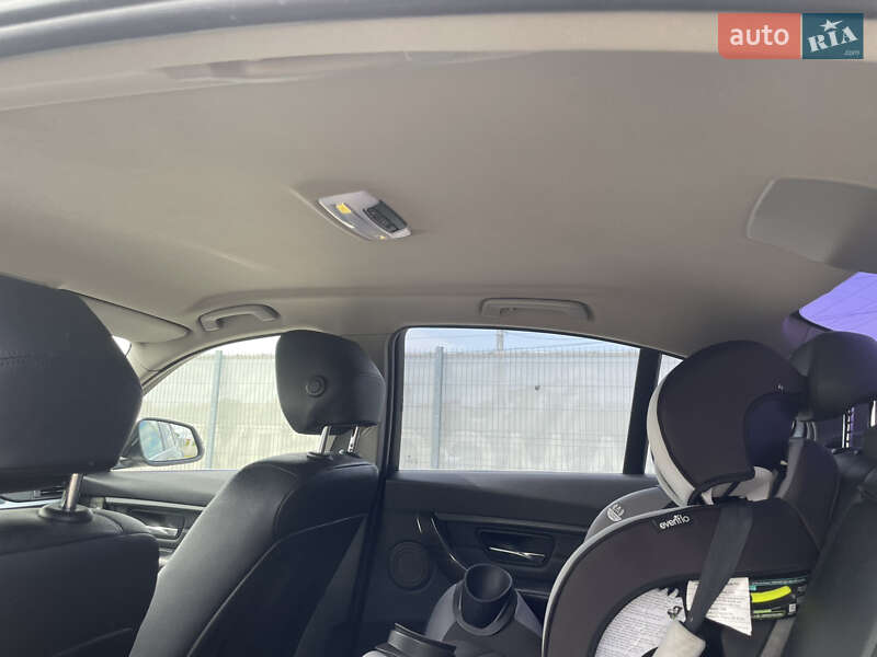 Седан BMW 3 Series 2012 в Львове