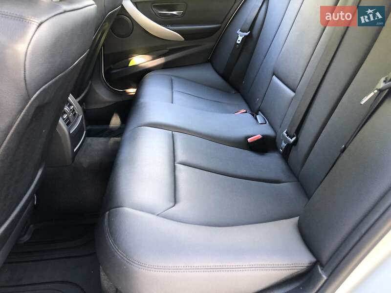 Седан BMW 3 Series 2016 в Вінниці
