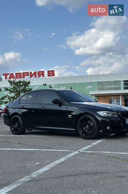 Седан BMW 3 Series 2011 в 