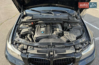 Седан BMW 3 Series 2011 в 