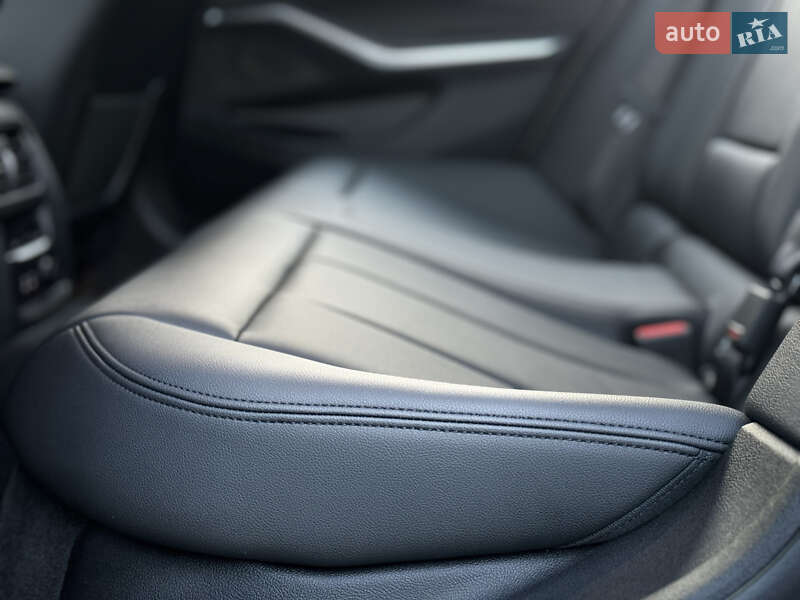 Седан BMW 3 Series 2019 в Львові