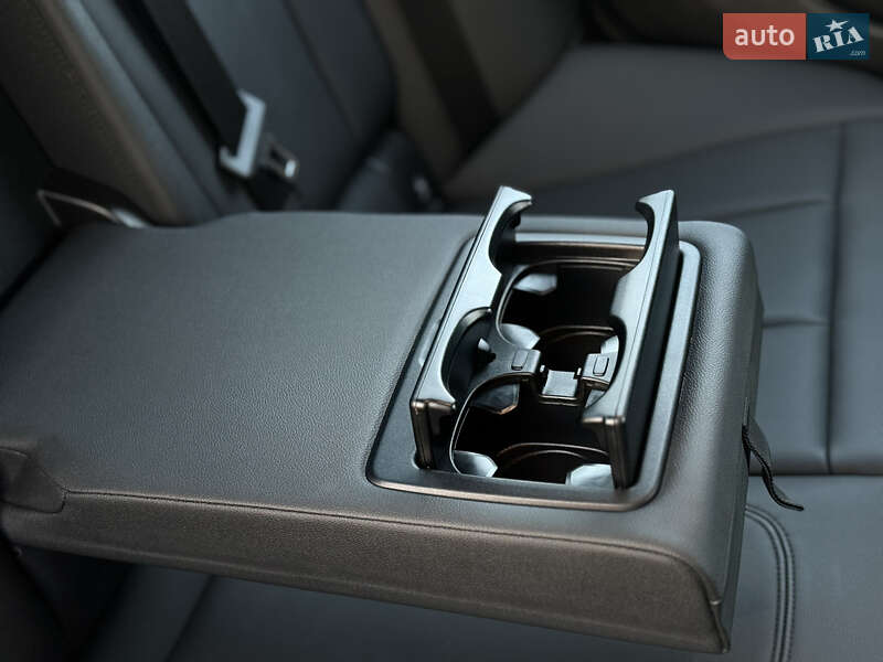 Седан BMW 3 Series 2019 в Львові