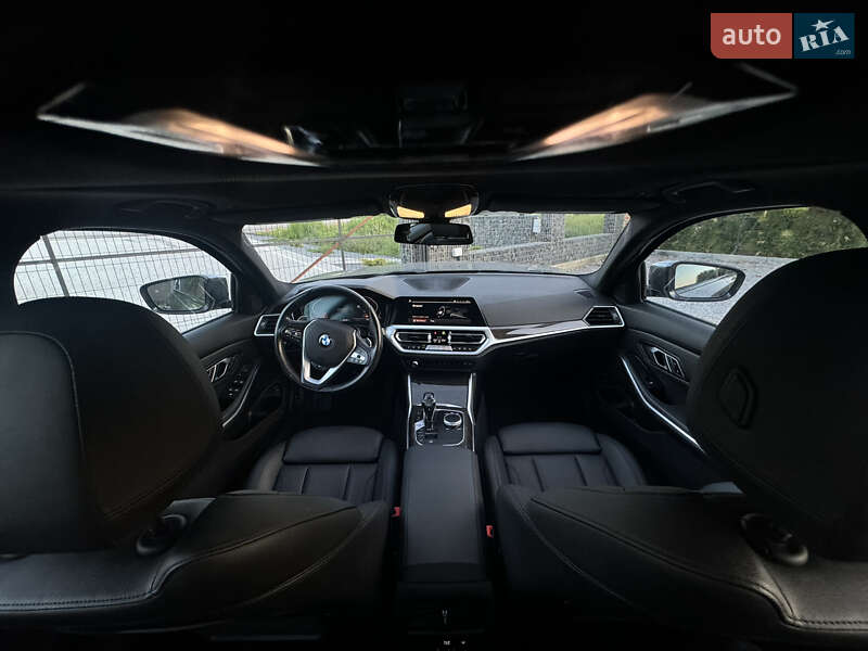 Седан BMW 3 Series 2019 в Львові
