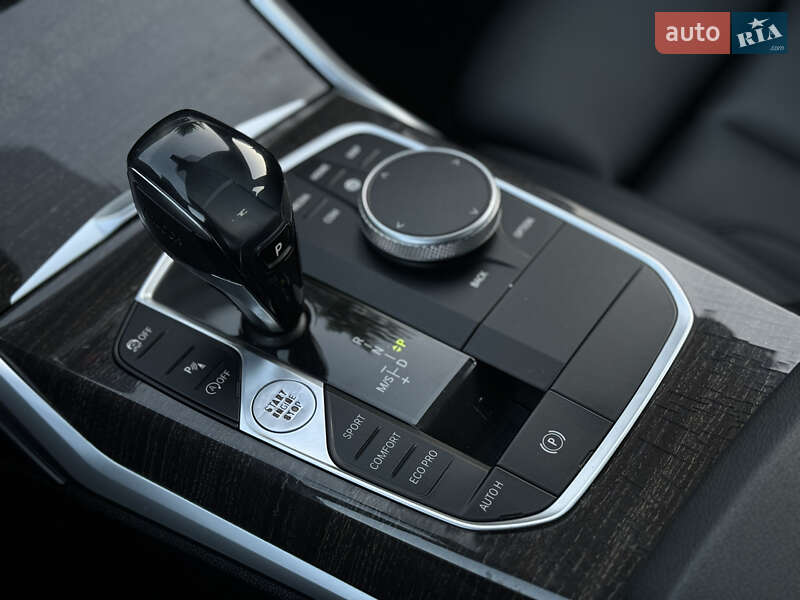 Седан BMW 3 Series 2019 в Львові