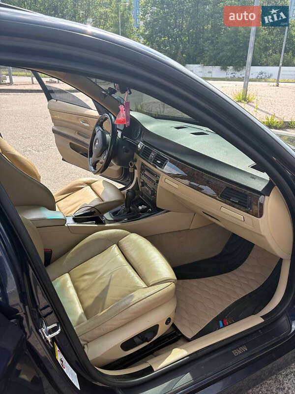 Седан BMW 3 Series 2006 в Львові