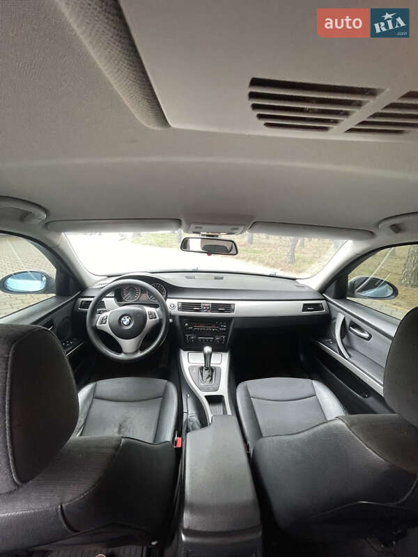 Седан BMW 3 Series 2005 в Миколаєві