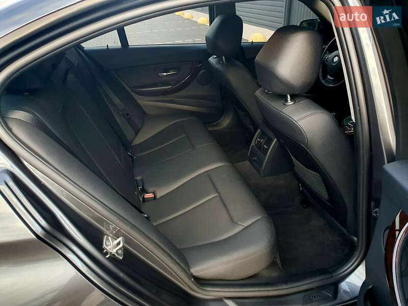 Седан BMW 3 Series 2014 в Кропивницькому