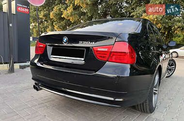 Седан BMW 3 Series 2011 в 
