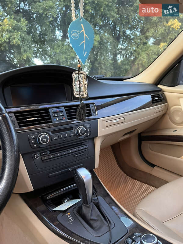 Седан BMW 3 Series 2011 в Броварах