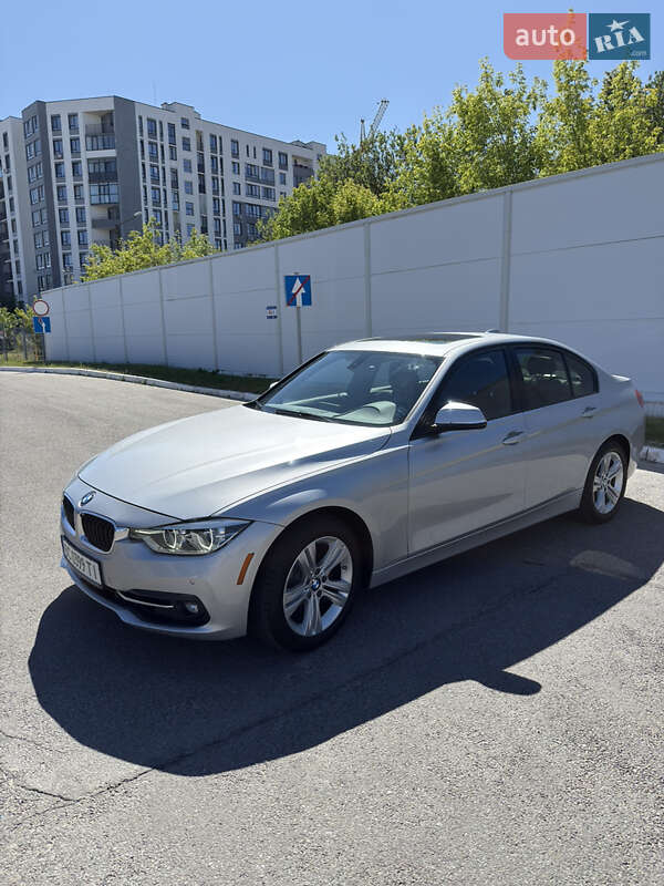 Седан BMW 3 Series 2015 в Львові