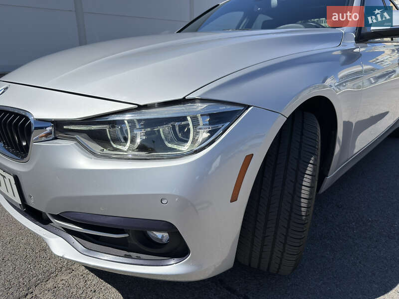 Седан BMW 3 Series 2015 в Львові