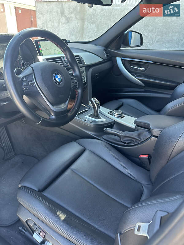 Седан BMW 3 Series 2015 в Львові