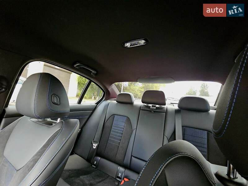 Седан BMW 3 Series 2022 в Києві