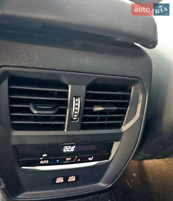 Седан BMW 3 Series 2022 в Києві