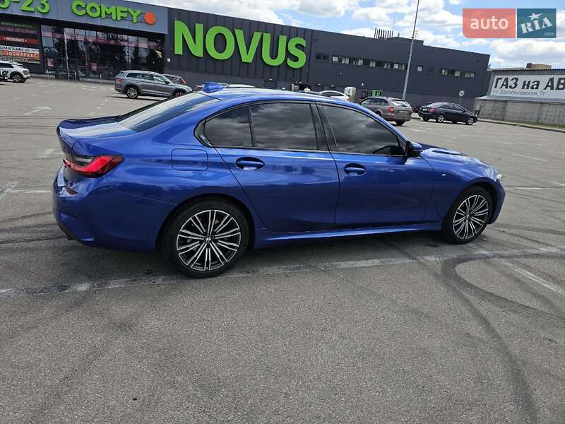 Седан BMW 3 Series 2022 в Києві