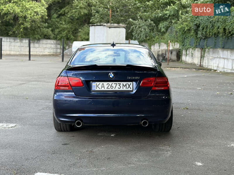 Купе BMW 3 Series 2011 в Киеве