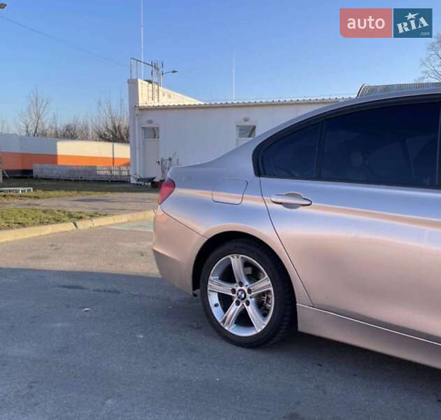Седан BMW 3 Series 2012 в Львове