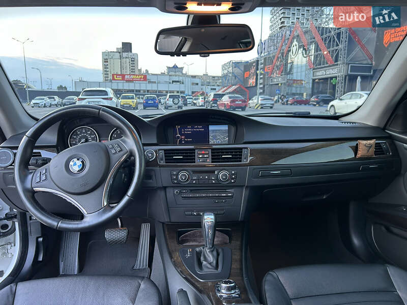 Купе BMW 3 Series 2011 в Киеве фото 10 Купе BMW 3 Series 2011 в Киеве