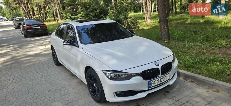 Седан BMW 3 Series 2015 в Новояворівську