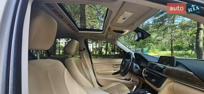 Седан BMW 3 Series 2015 в Новояворівську