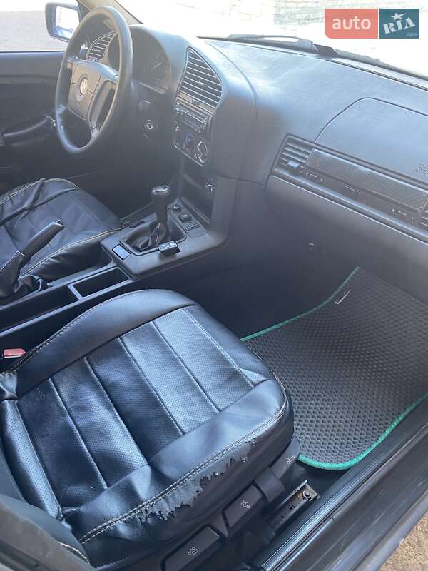 Седан BMW 3 Series 1995 в Ирпене фото 6 Седан BMW 3 Series 1995 в Ирпене